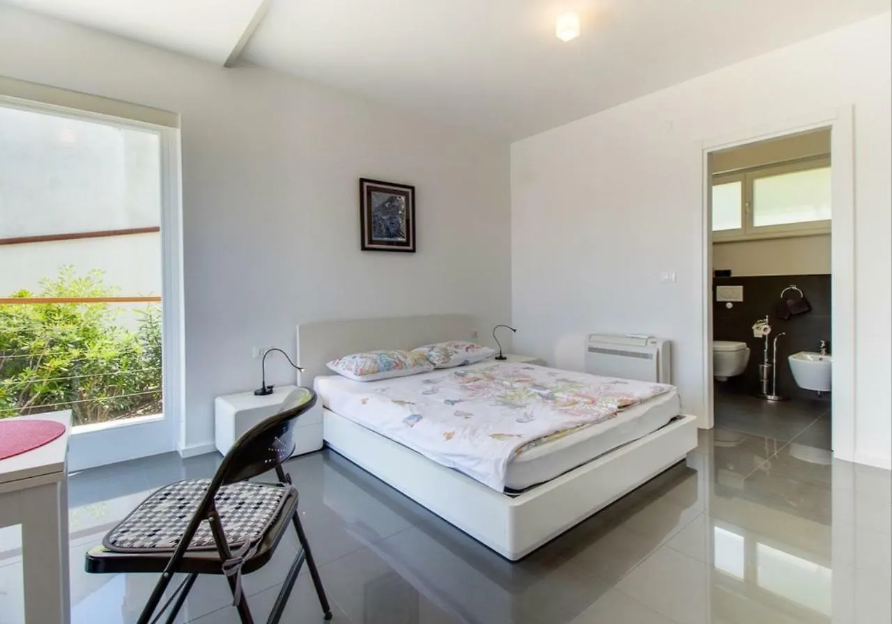 Apartments Elias Mali Losinj 0*,  Croatia